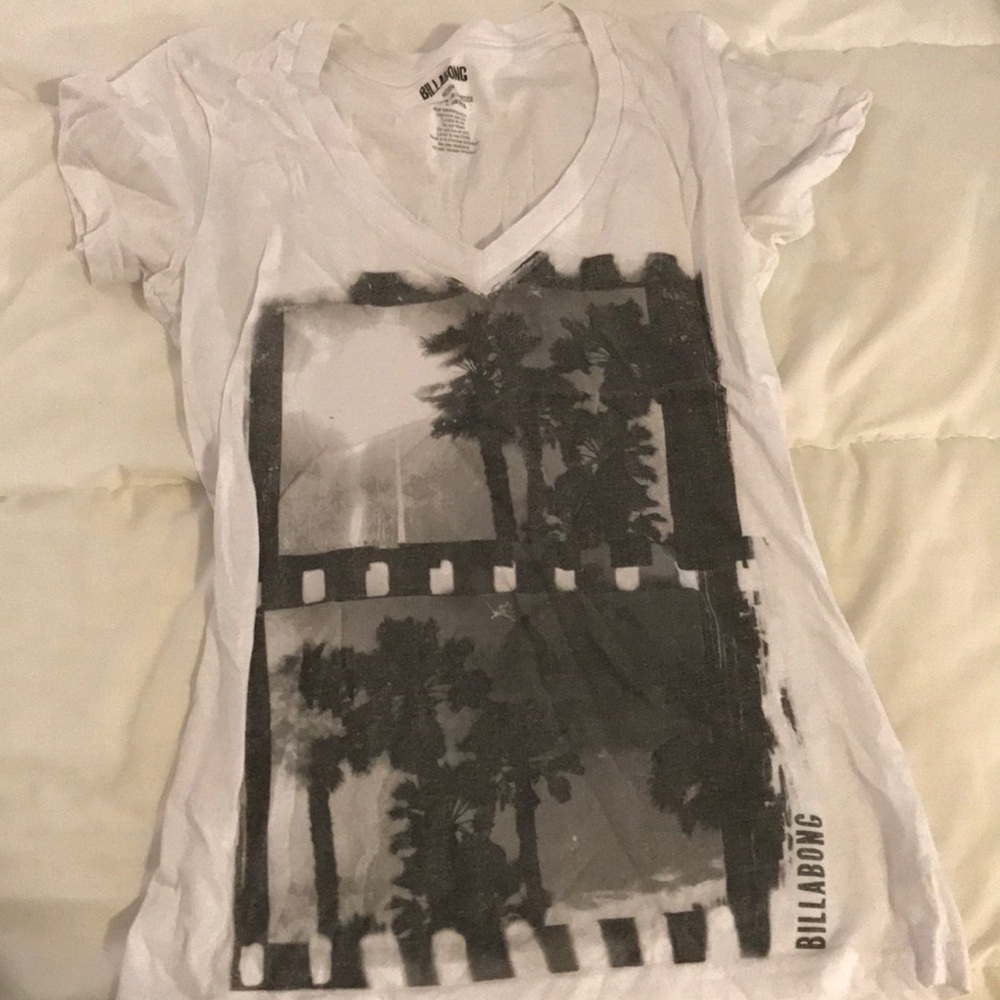 V neck T-shirt.